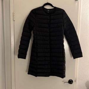 Uniqlo long puffer. Black. Small.